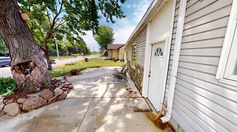 Exterior - 119 Morningside Rd, Albert Lea, MN 56007 photo 2 of 3
