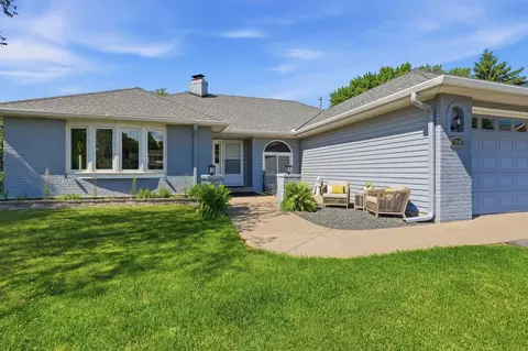 7288 Foxboro Ct, Woodbury, MN 55125