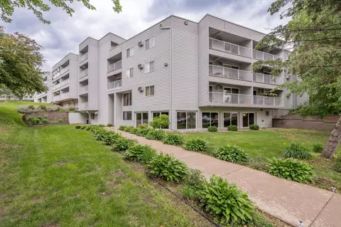 175 County Road B2 E #429, Little Canada, MN 55117