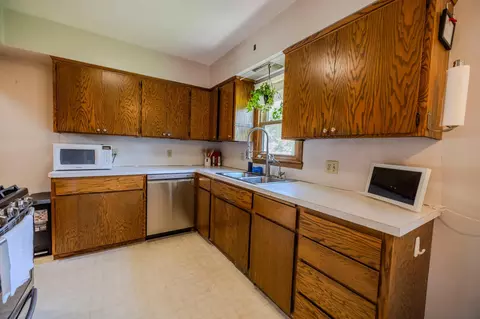 Kitchen - 1006 Poughkeepsie Ave, Morris, MN 56267 photo 3 of 4