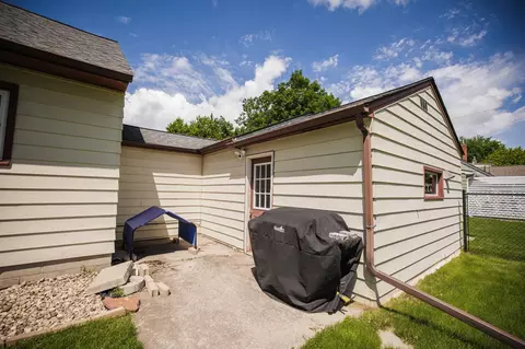 Exterior - 1006 Poughkeepsie Ave, Morris, MN 56267 photo 10 of 10