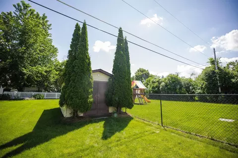 Exterior - 1006 Poughkeepsie Ave, Morris, MN 56267 photo 4 of 10