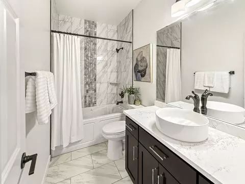 Bath - 3620 Cordova Loop S, Fargo, ND 58104 photo 3 of 6