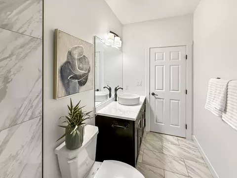 Bath - 3620 Cordova Loop S, Fargo, ND 58104 photo 4 of 6