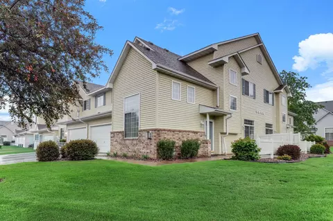 3128 Juniper Ln #E, Woodbury, MN 55125
