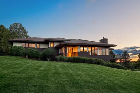 31665 County Road 1, La Crescent, MN 55947