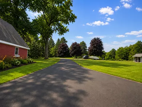 3020 Oakdale Dr, Pine Springs, MN 55115