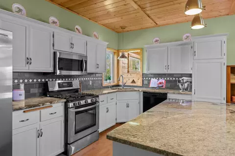 Kitchen - 1839 Quebec St, Centerville, MN 55038 photo 6 of 8