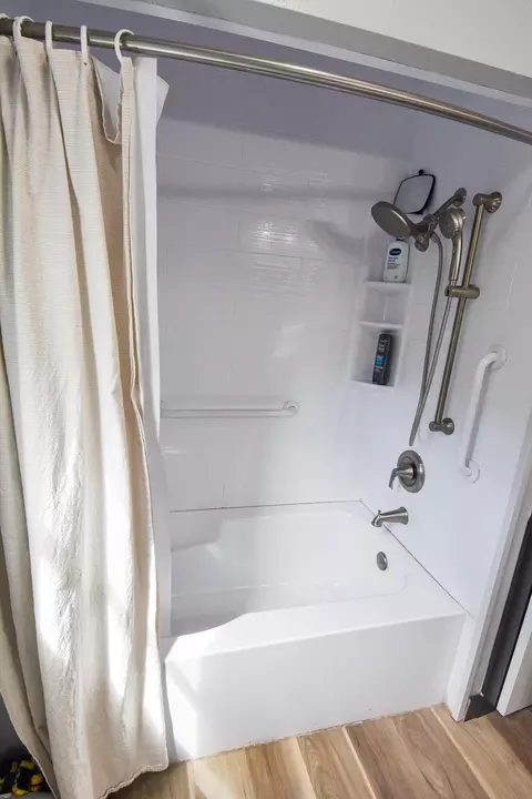 Bath - 718 Stephen Ave, Stephen, MN 56757 photo 3 of 6
