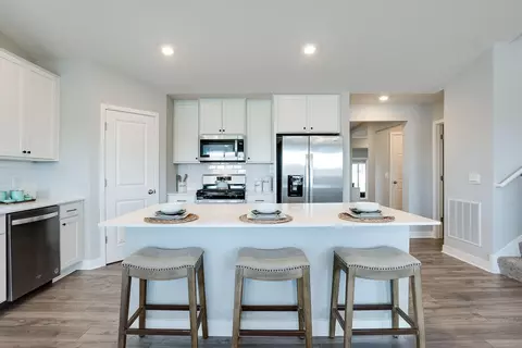 2277 Latour Dr, Shakopee, MN 55379