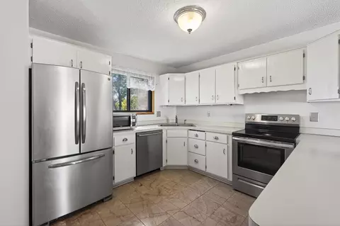 4505 Orchid Cir, Plymouth, MN 55446