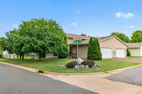 1401 Mcintosh Cir, Shakopee, MN 55379