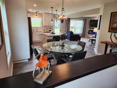 2174 Island Ct, Hugo, MN 55038