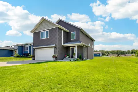 1923 Longview Dr, Detroit Lakes, MN 56501
