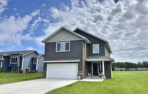1923 Longview Dr, Detroit Lakes, MN 56501