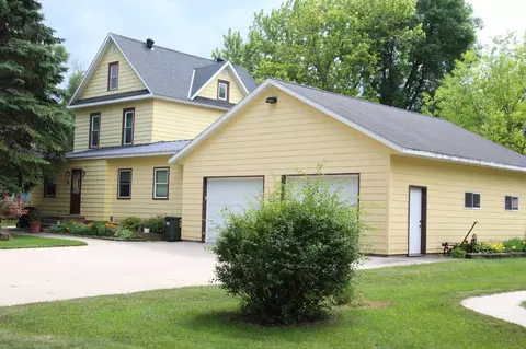 120 3rd St W, Hector, MN 55342