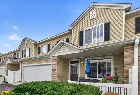 48 River Woods Dr W, Saint Paul Park, MN 55071