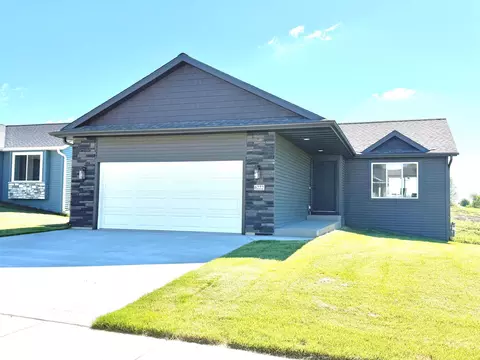 6222 Cody Pl NW, Rochester, MN 55901