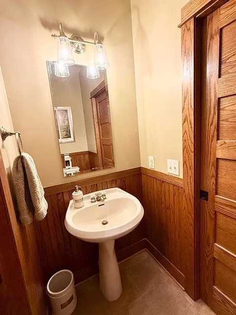 Bath - 1633 Dupre Rd, Centerville, MN 55038 photo 5 of 5