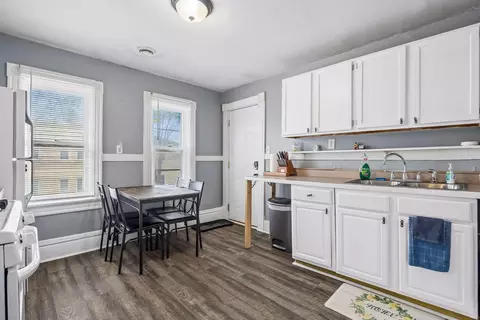 677 Sherburne Ave, Saint Paul, MN 55104