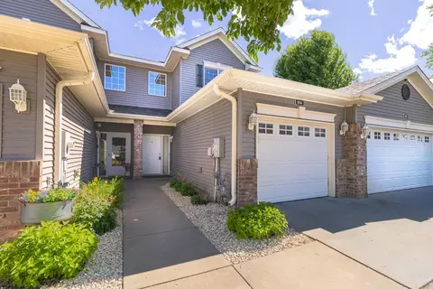 614 Southbridge Dr, Northfield, MN 55057