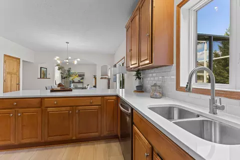 1744 Mathias Rd, Shakopee, MN 55379