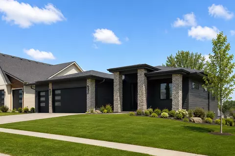 934 Hillsboro Pl # X, Savage, MN 55378