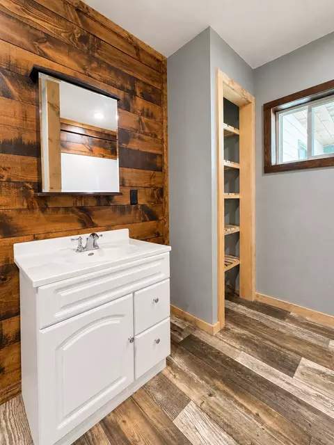 Bath - 408 Main St E, Bertha, MN 56437 photo 5 of 7