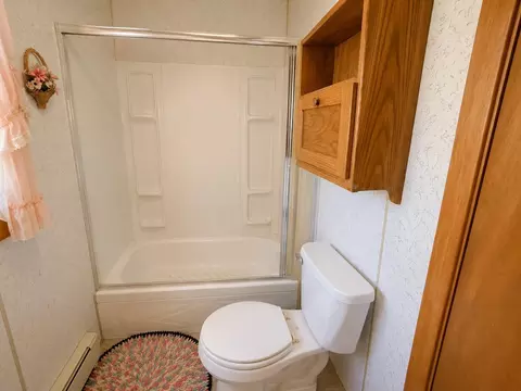 Bath - 1717 Pine Street Rd, Ely, MN 55731 photo 2 of 3