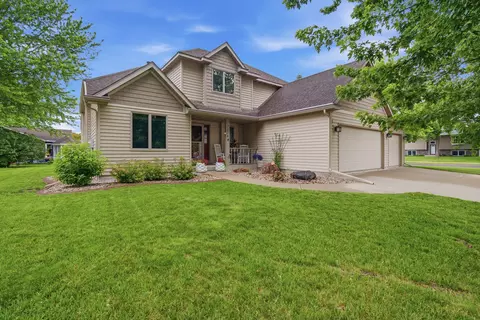 1576 La Mar Dr, Mankato, MN 56003