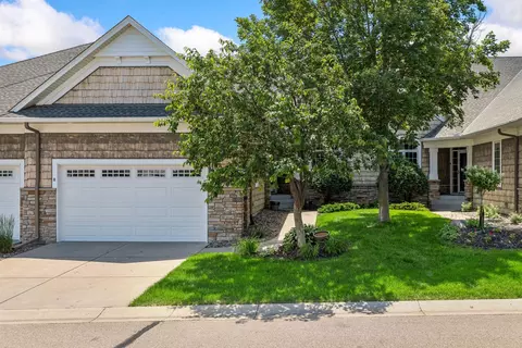 10102 Indigo Dr, Eden Prairie, MN 55347