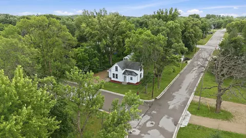100 3rd Ave SE, New London, MN 56273