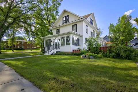 370 3rd St NW, Valley City, ND 58072