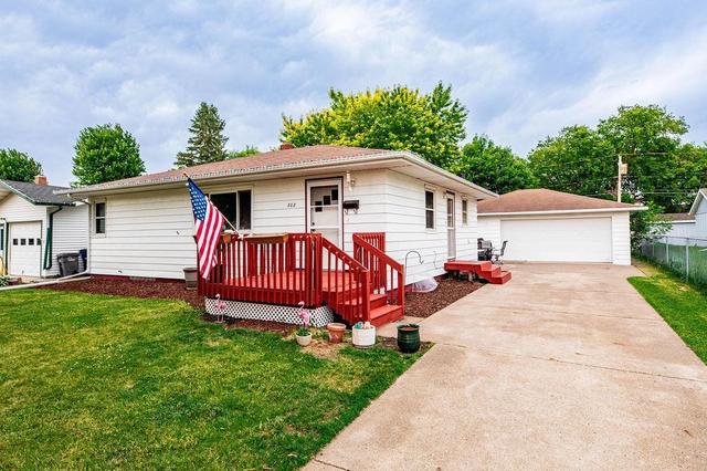 808 15th St N, Moorhead, MN 56560