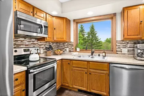 Kitchen - 4909 Whitetail Dr, Hermantown, MN 55811 photo 1 of 3