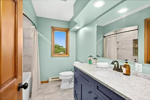 Bath - 4909 Whitetail Dr, Hermantown, MN 55811 photo 2 of 3