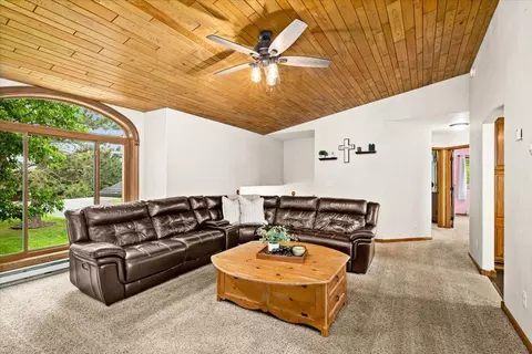 Living - 4909 Whitetail Dr, Hermantown, MN 55811 photo 2 of 6