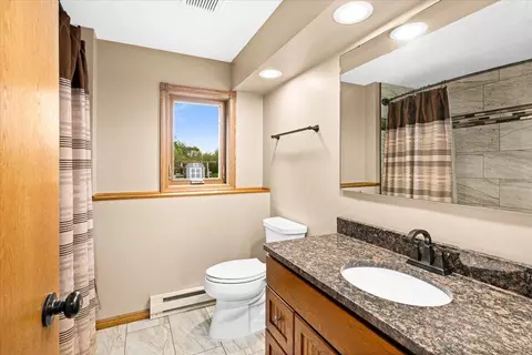 Bath - 4909 Whitetail Dr, Hermantown, MN 55811 photo 3 of 3