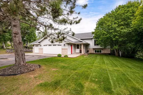 4909 Whitetail Dr, Hermantown, MN 55811