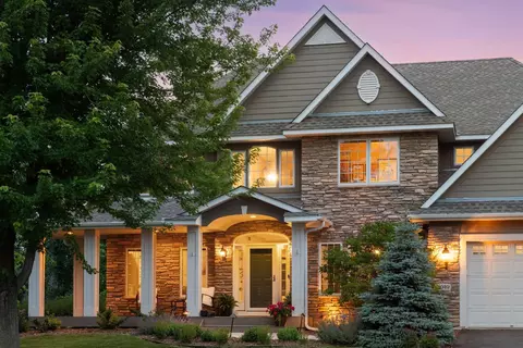 3049 Fairway Dr, Chaska, MN 55318