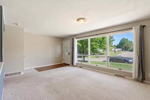 Living - 505 Linden Ln, Brainerd, MN 56401 photo 1 of 3