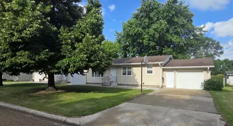 119 121 14th St N, Oakes, ND 58474