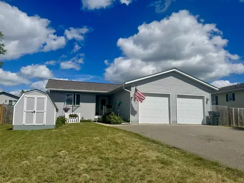 208 Jacobs Way NE, Bemidji, MN 56601