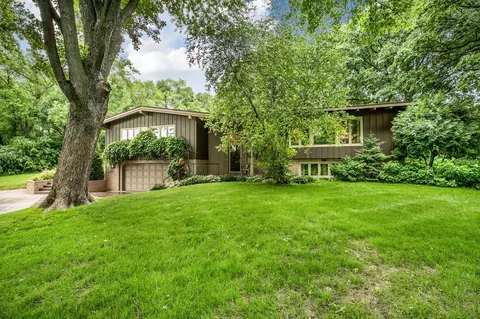 3135 Blackheath Dr, Saint Cloud, MN 56301