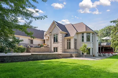 22420 Wagon Wheel Trl, Lakeville, MN 55044
