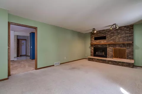 Living - 7044 Da Mar Est, Saint Peter, MN 56082 photo 4 of 5