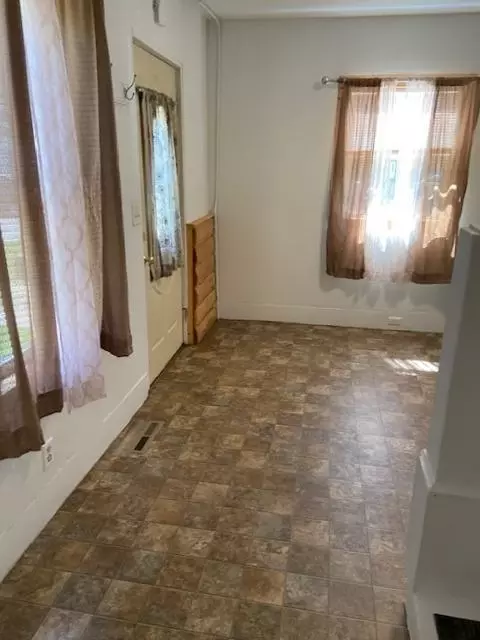 Entry Way - 872 12th St, Windom, MN 56101 photo 1 of 2