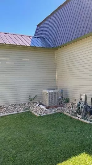 Exterior - 872 12th St, Windom, MN 56101 photo 1 of 3