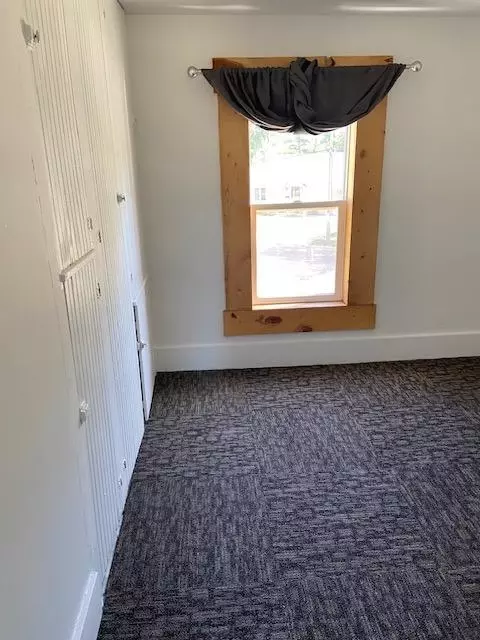 Bedroom - 872 12th St, Windom, MN 56101 photo 3 of 6