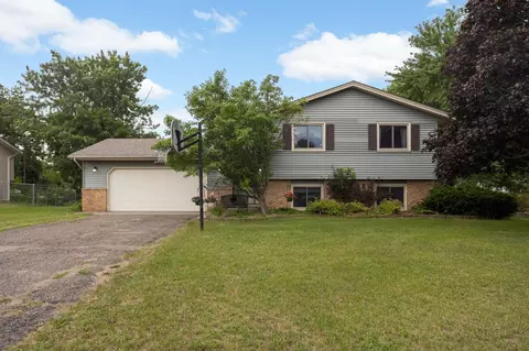10786 Butternut St NW, Coon Rapids, MN 55448